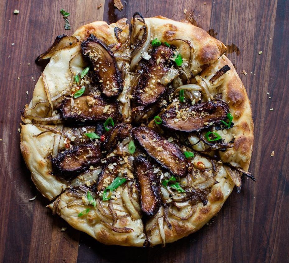 lion's mane mushroom pizza
